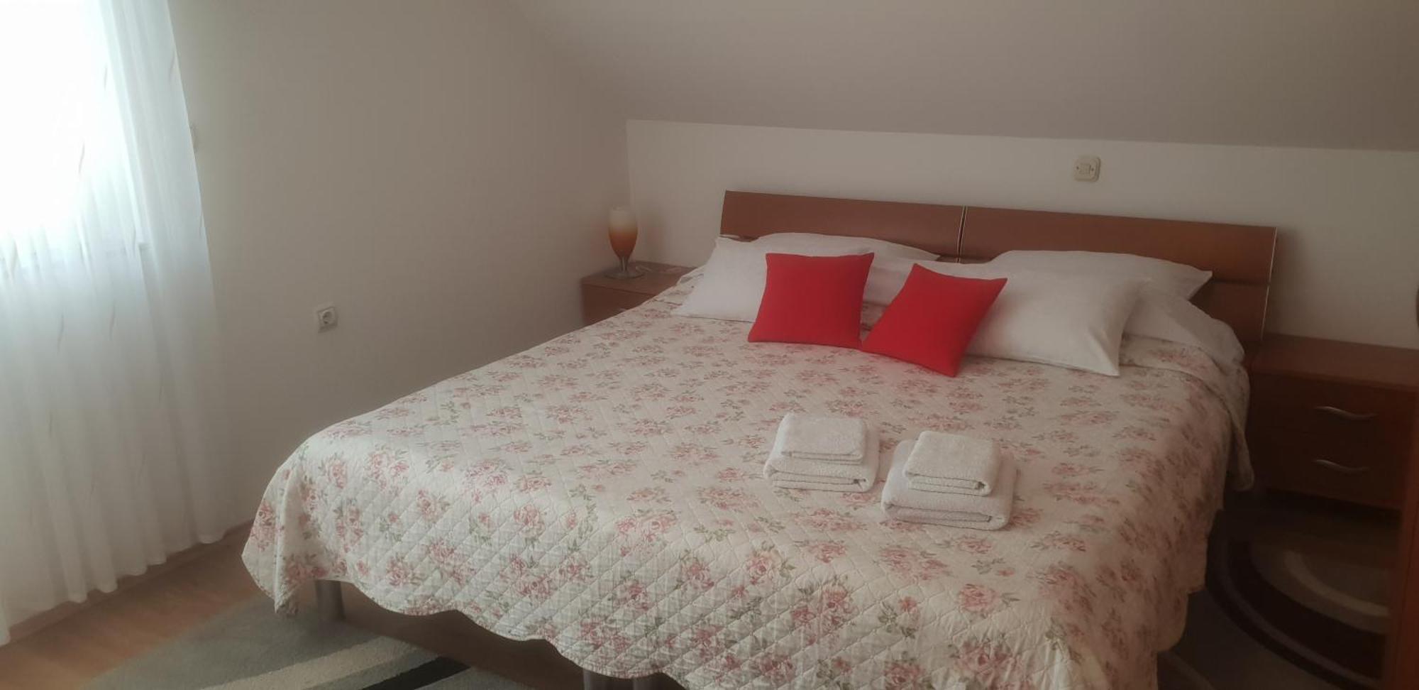 Apartments Mise Огулин Екстериор снимка