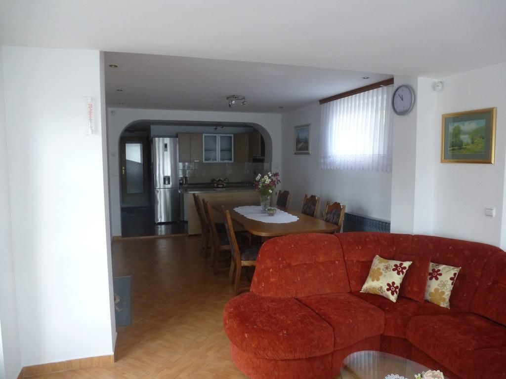 Apartments Mise Огулин Стая снимка