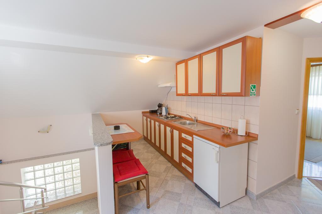 Apartments Mise Огулин Екстериор снимка