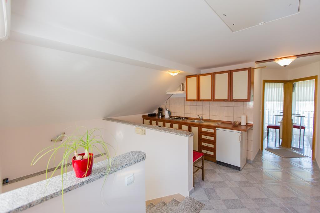 Apartments Mise Огулин Екстериор снимка