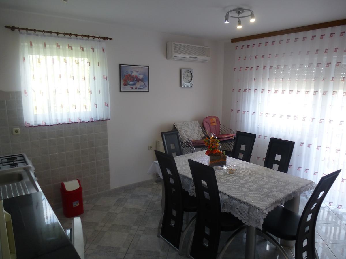 Apartments Mise Огулин Екстериор снимка