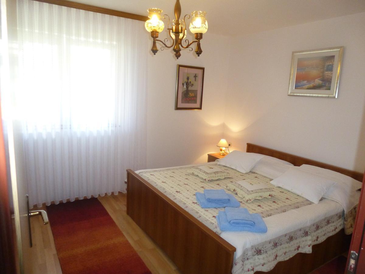 Apartments Mise Огулин Екстериор снимка