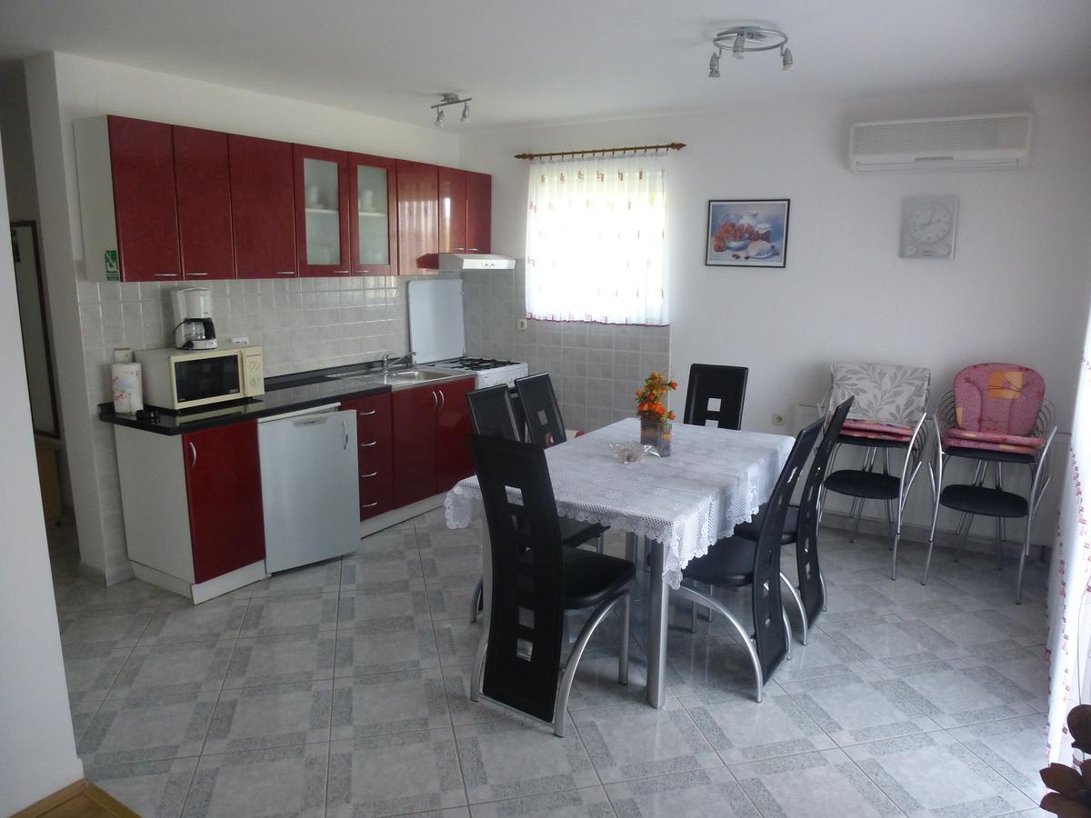 Apartments Mise Огулин Екстериор снимка